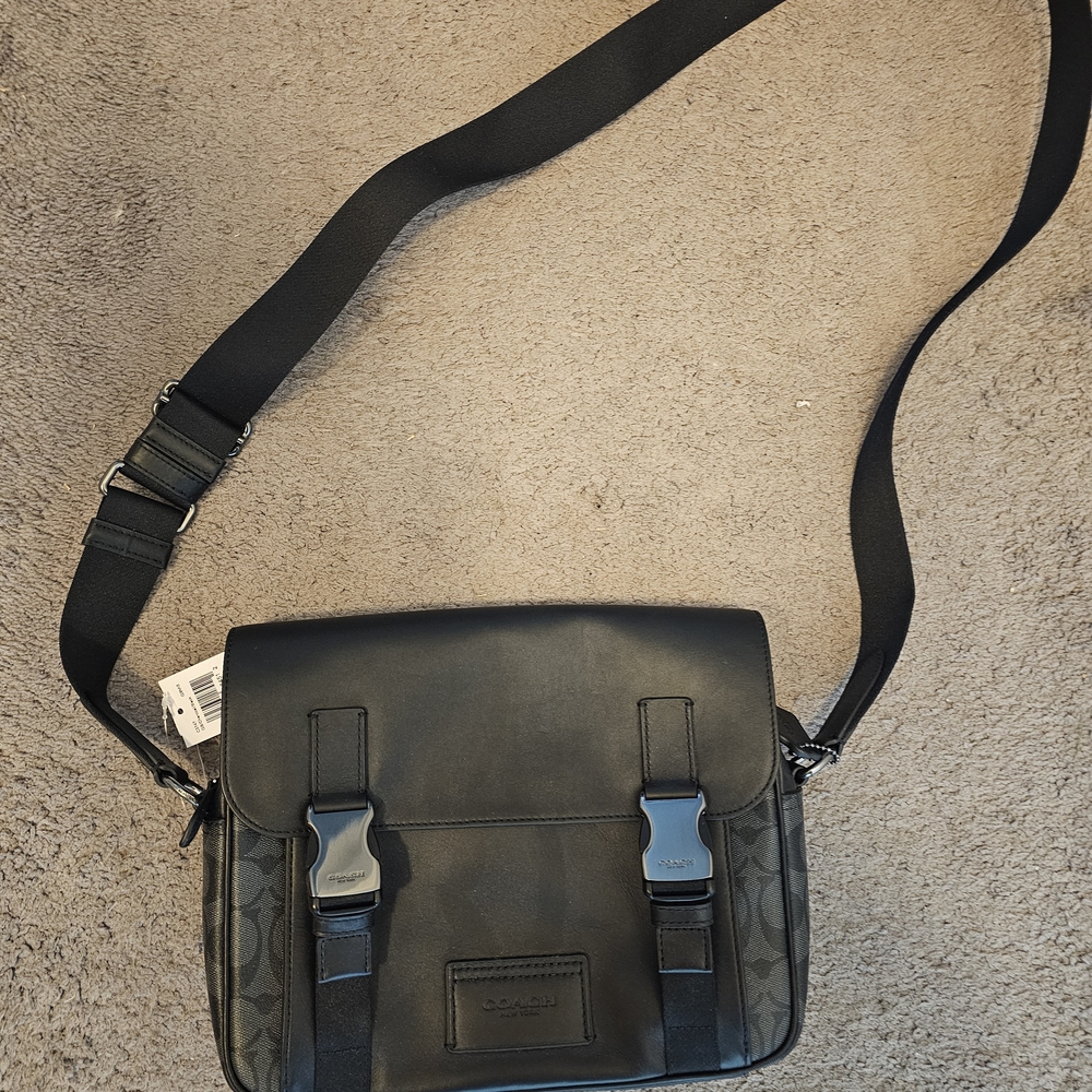 Coach Black Womens Signature Messenger Bag with Silver Hardware